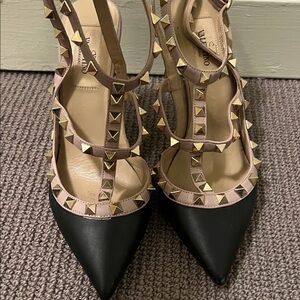 Valentino Black and Cream Studded Heels size 6.5 preowned